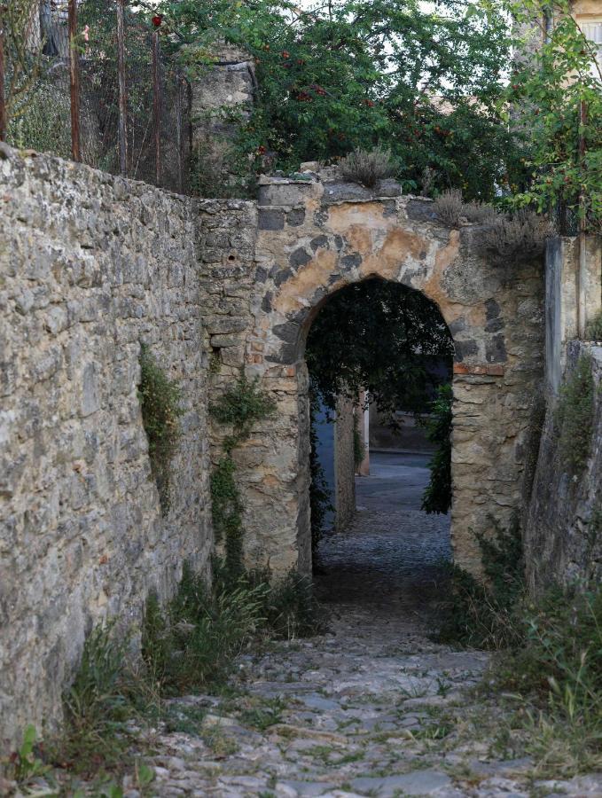 Le 37 Malaucene Bed and Breakfast Esterno foto